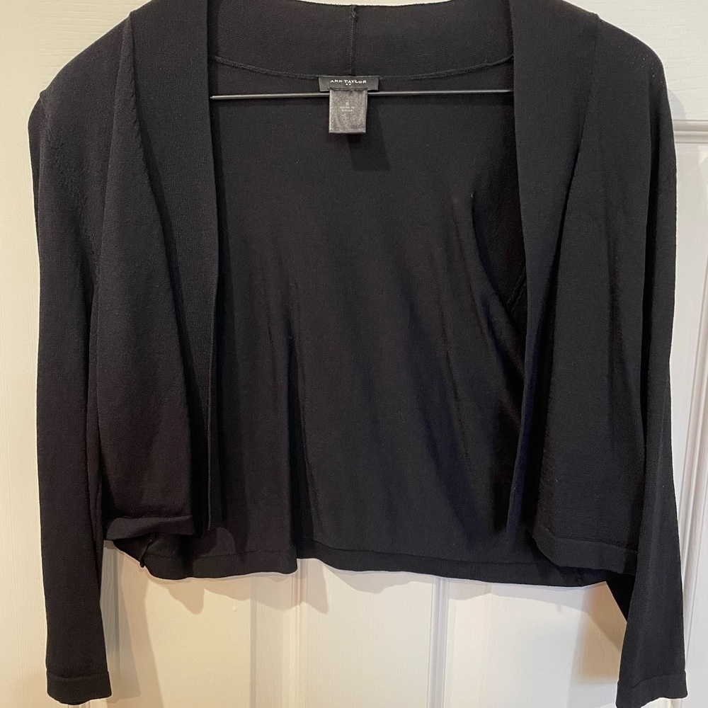Ann Taylor Cropped Cardigan in Black